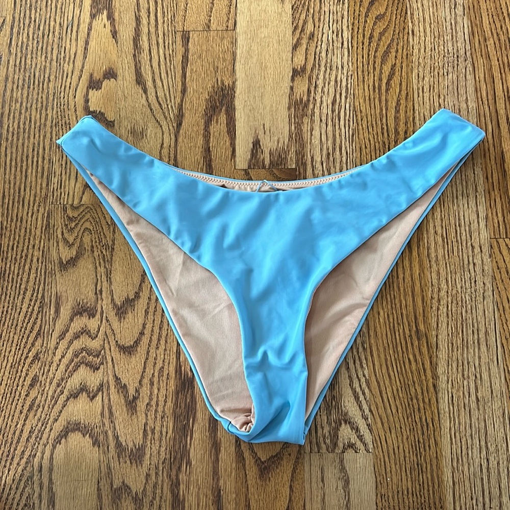 J Crew Women’s Curved Waist Cheeky Bikini Bottoms Swim Medium Blue NWOT